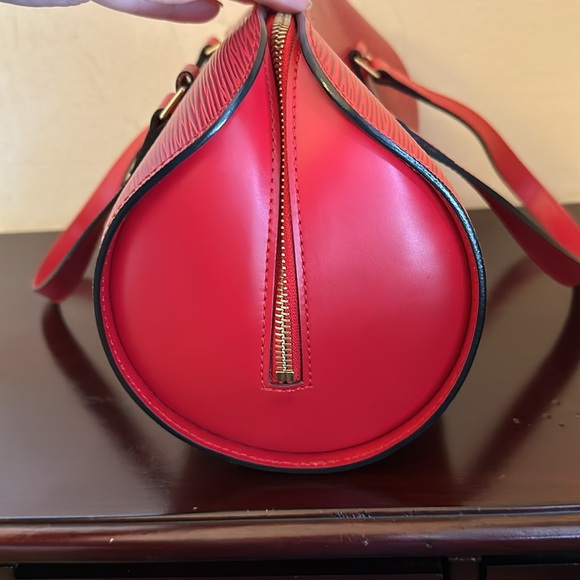 Louis Vuitton red epi bag. EUC! - Picture 4 of 5